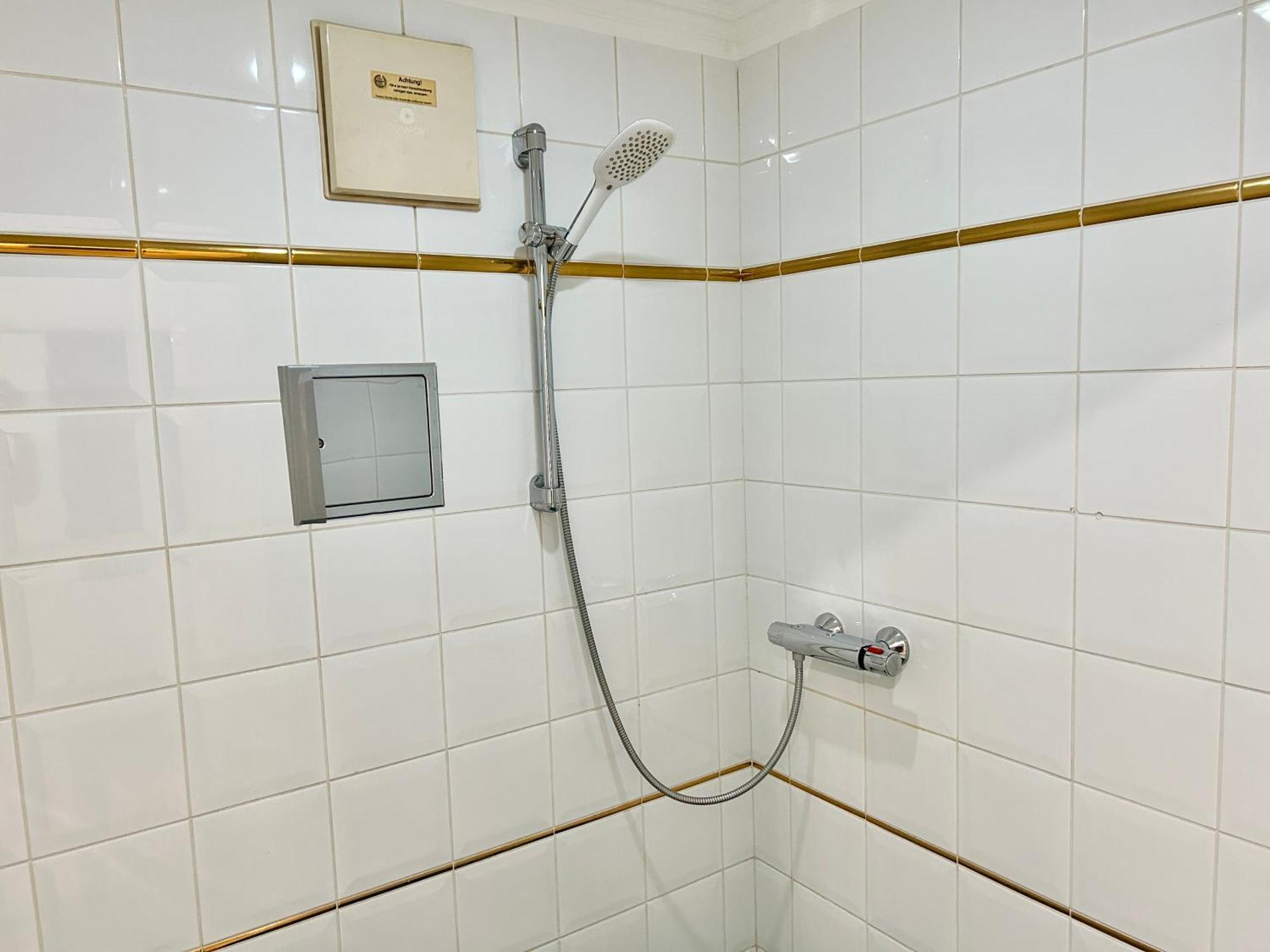 Stylish Schonbrunn Apartments - Free Underground Parking Vienne Extérieur photo