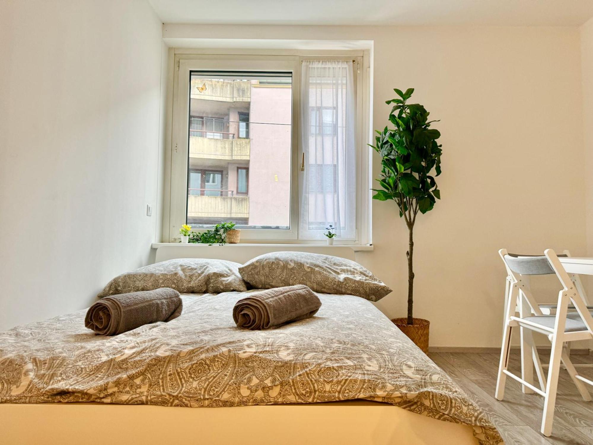 Stylish Schonbrunn Apartments - Free Underground Parking Vienne Extérieur photo