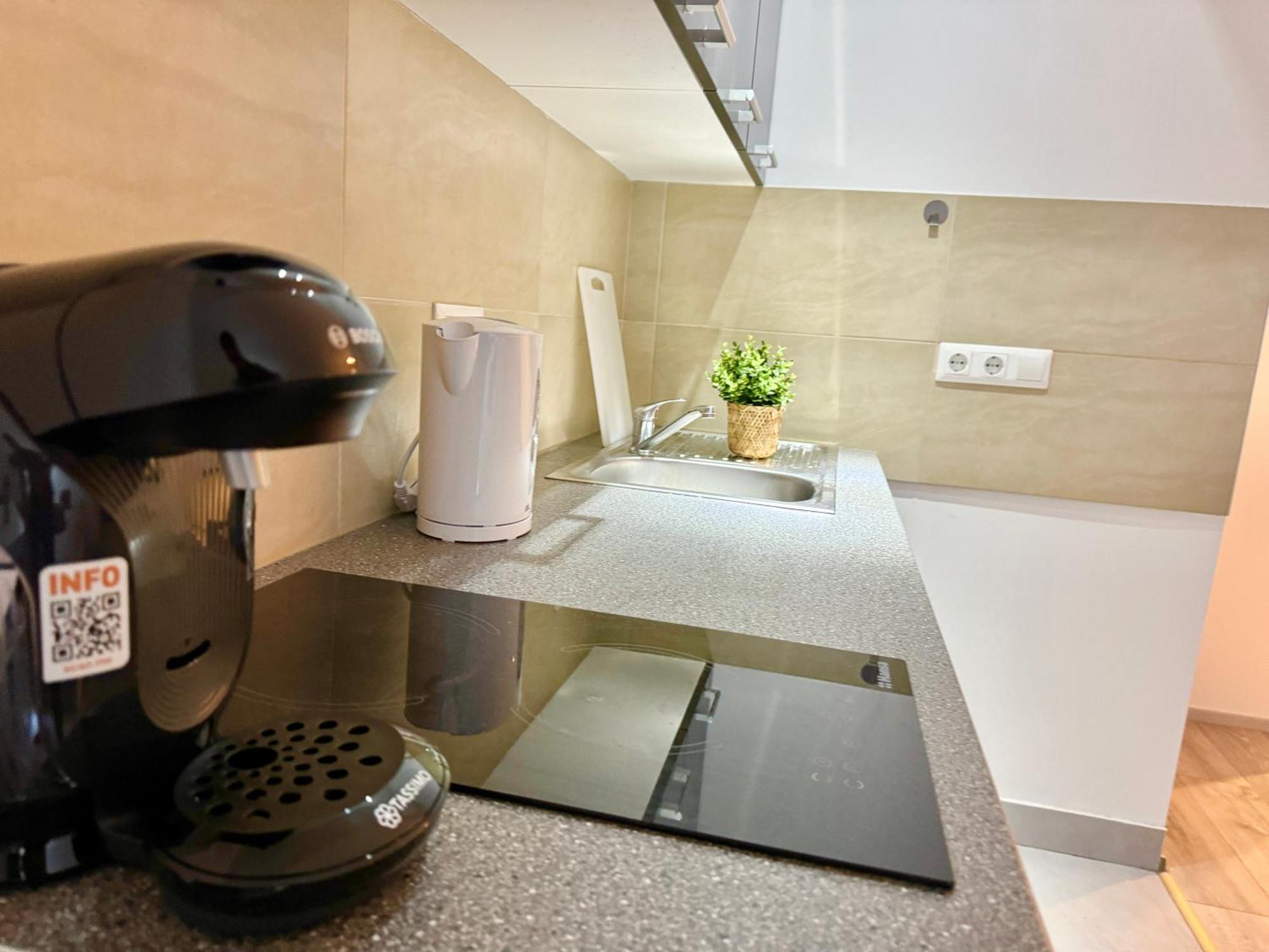 Stylish Schonbrunn Apartments - Free Underground Parking Vienne Extérieur photo